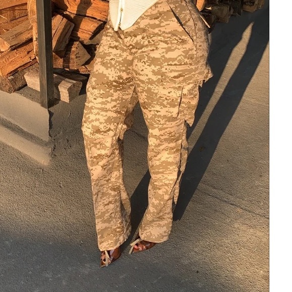 Toasted Coconut Camo Cargo pants. - Picture 1 of 2
